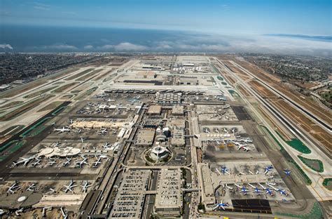 lax 공항: 왜 우리는 공항에서 항상 시간을 잘못 계산할까?